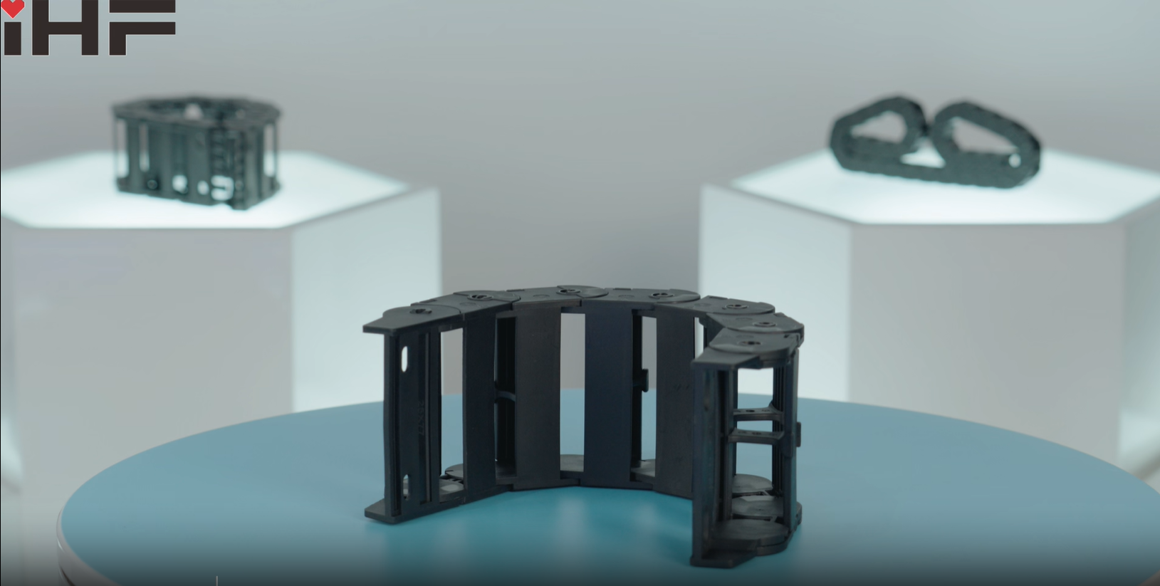 カスタムプラスチックケーブルキャリアソリューションでケーブル保護を最適化